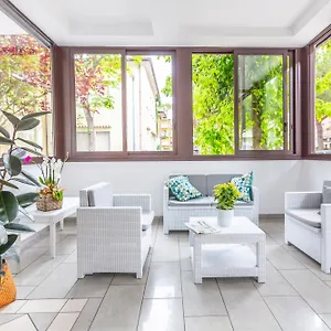 https://hotel-luana.emilia-romagnahotels.net
