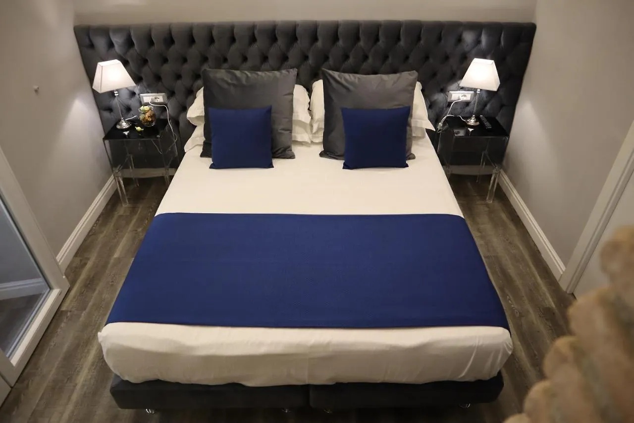 Millina Suites In Navona Roma 3*,